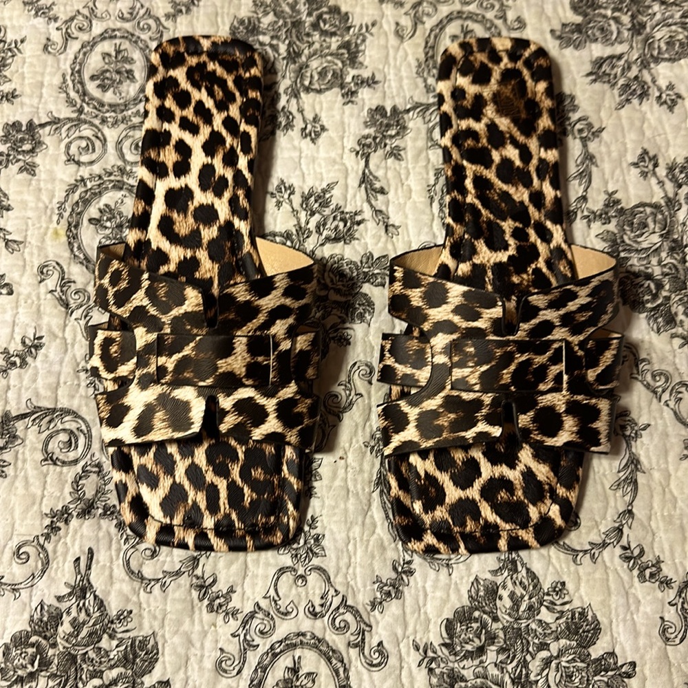 Leopard Slides. - Picture 2 of 5